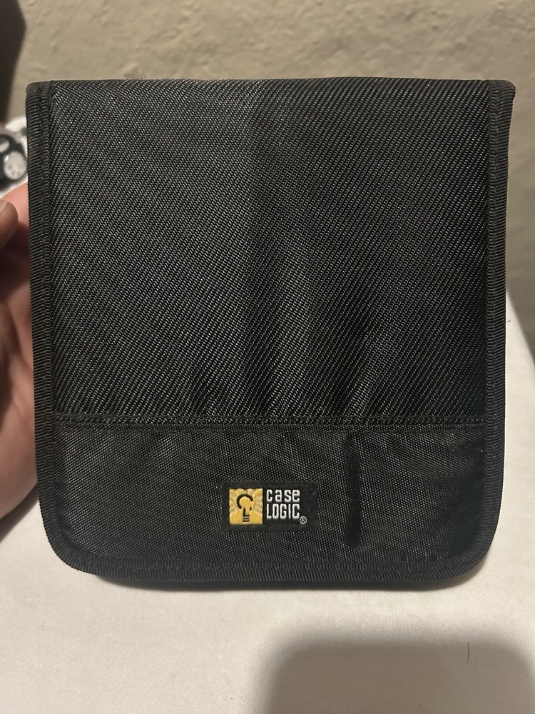 Case Logic CD DVD wallet 16 Disc Capacity Black Zippered