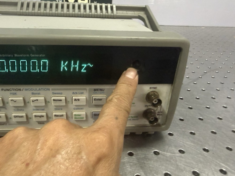 Agilent 33120A 15MHz Function Arbitrary Waveform Generator Tested Knob Missing