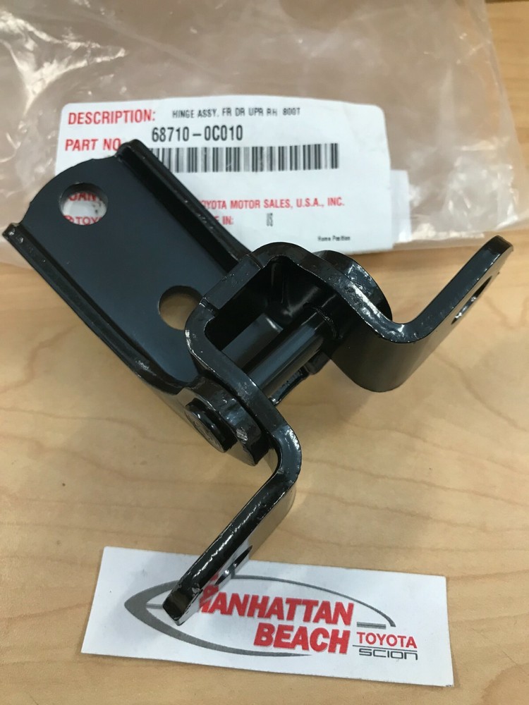 GENUINE OEM 01-07 SEQUOIA LEFT FRONT LOWER DOOR HINGE 68710-0C010 RT SIDE UPPER