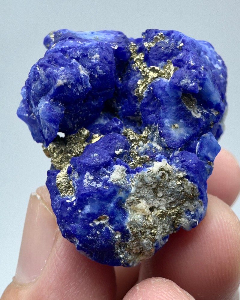 35 Gram Fluorescent Phosphorescent Blue Hackmanite W/ Pyrite & Unknown