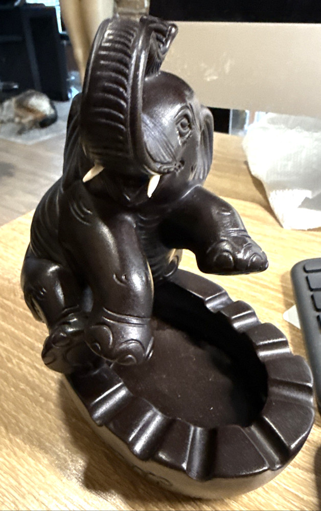 Binh Minh Ceramic Brown Dard Elephant Ashtray s12