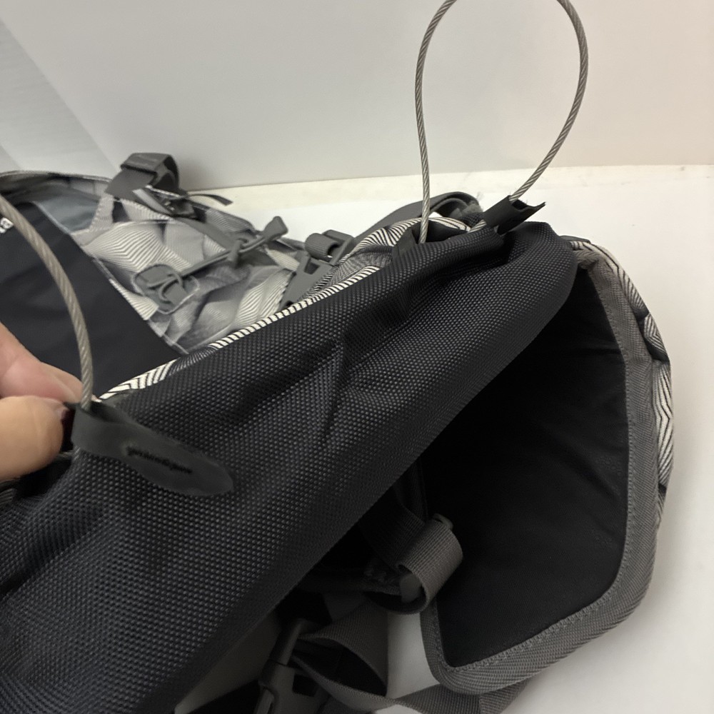 Columbia Bugaboo Stryker Ski Backpack Gray, & Black NWT