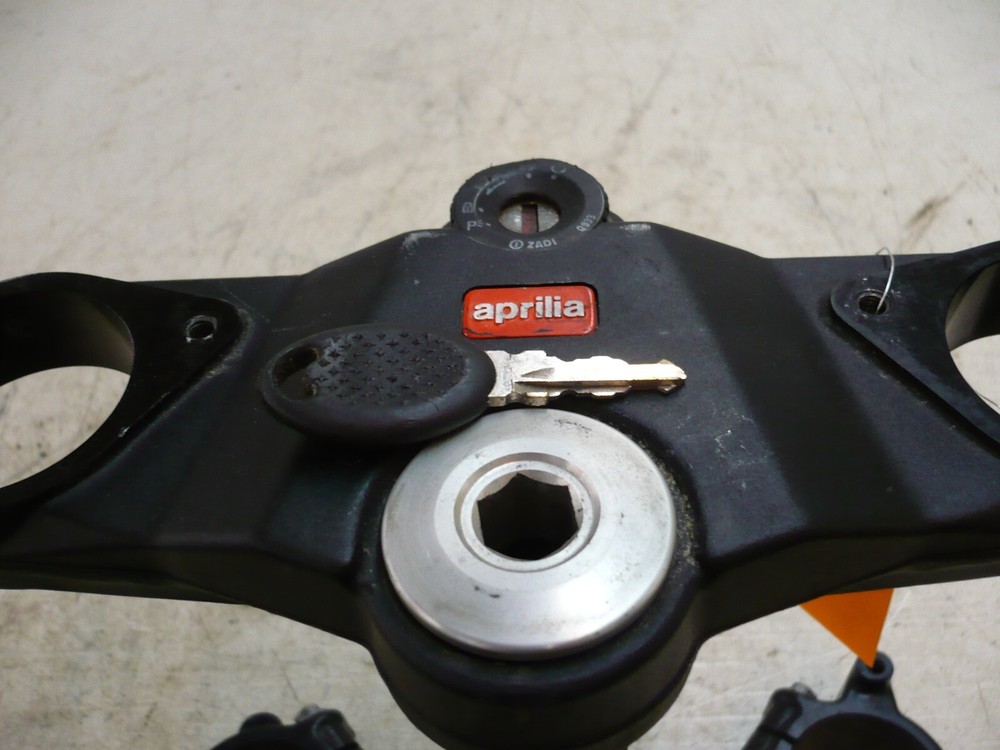 APRILLIA 2000 00 RSV 1000 MILLE UPPER LOWER TRIPLE TREE FORK CLAMP + IGN SWITCH