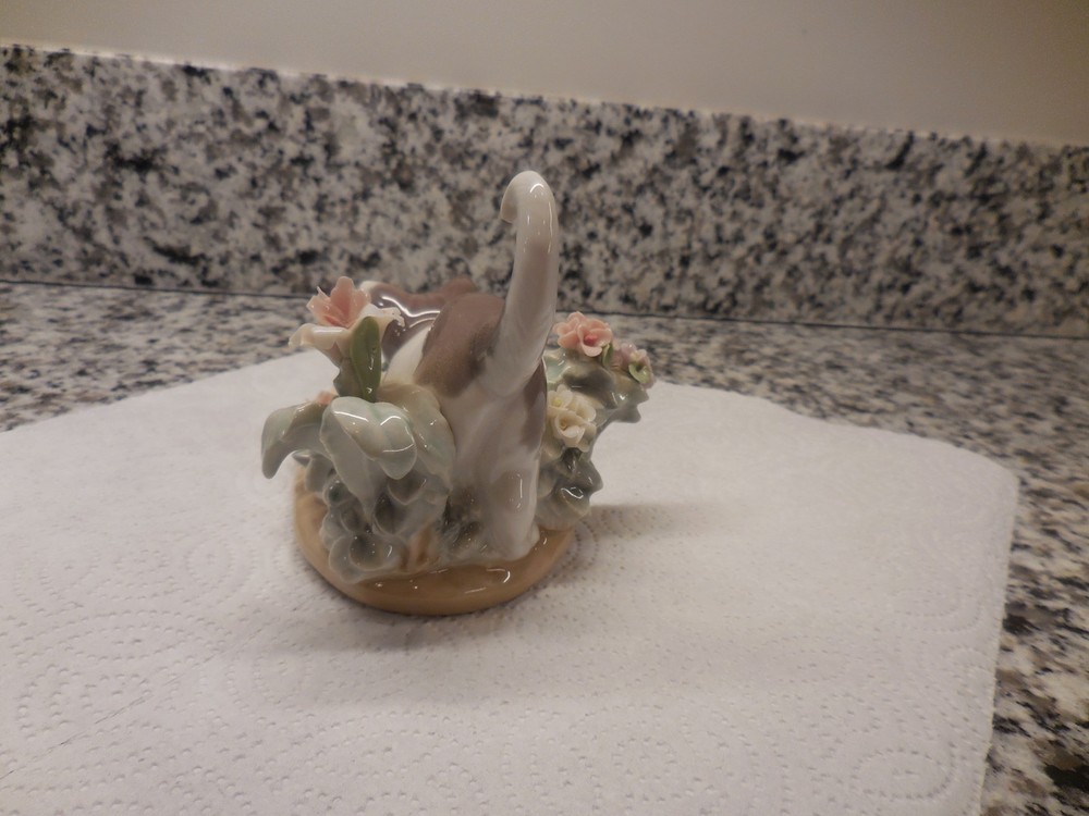 LLARDO KITTY CONFRONTATION PLAYFUL CAT WITH FROG NO BOX