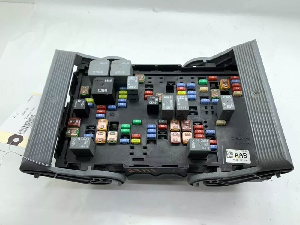 2010-2013 Chevy Avalanche 1500 Engine Fuse Box OEM