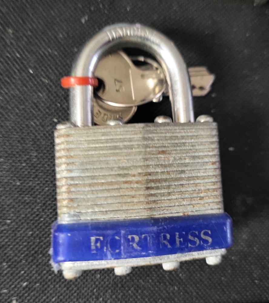 Vintage 5 Ct Lot Assorted Master & Slaymaker Padlocks 1 Heritage Gunlock W/keys