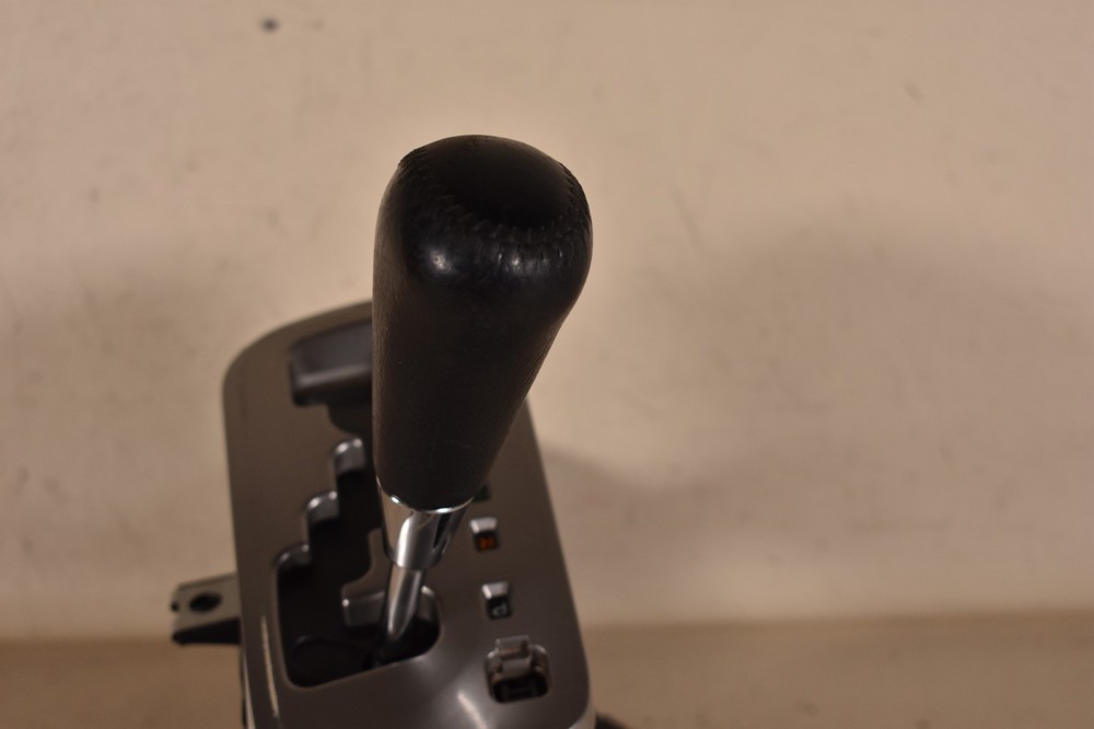 03-09 TOYOTA 4RUNNER AUTOMATIC GEAR SELECTOR SHIFTER FLOOR SELECTOR OEM