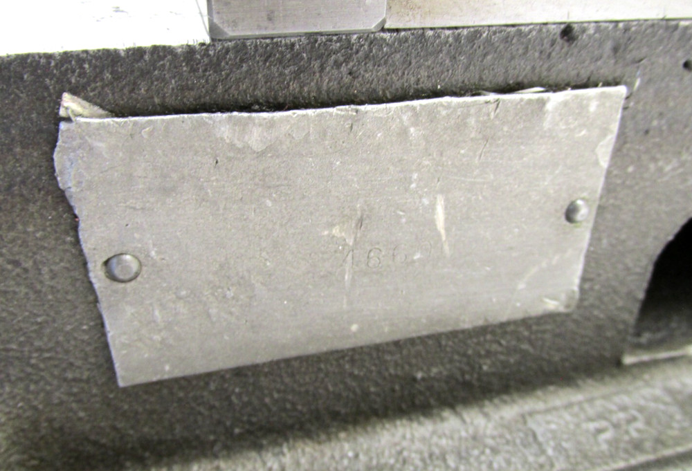 KURT ANGLOCK 6" MILLING MACHINE VISE w/ JAWS - #D60