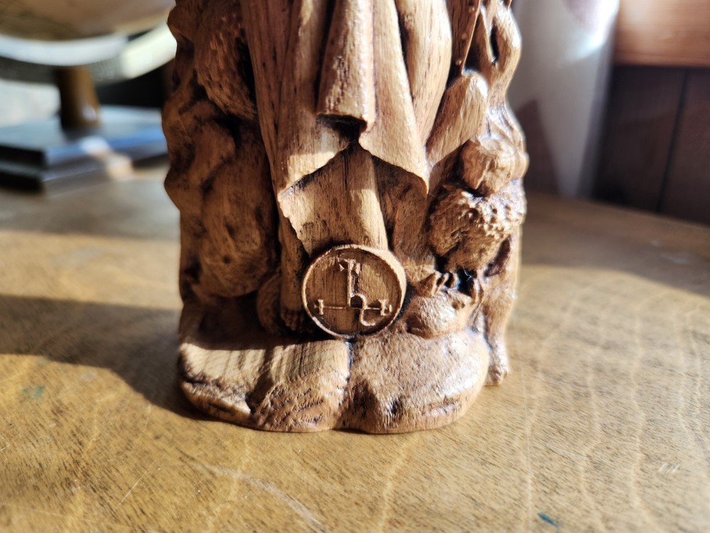 Lilith Statue - Hand Carved In Ukraine