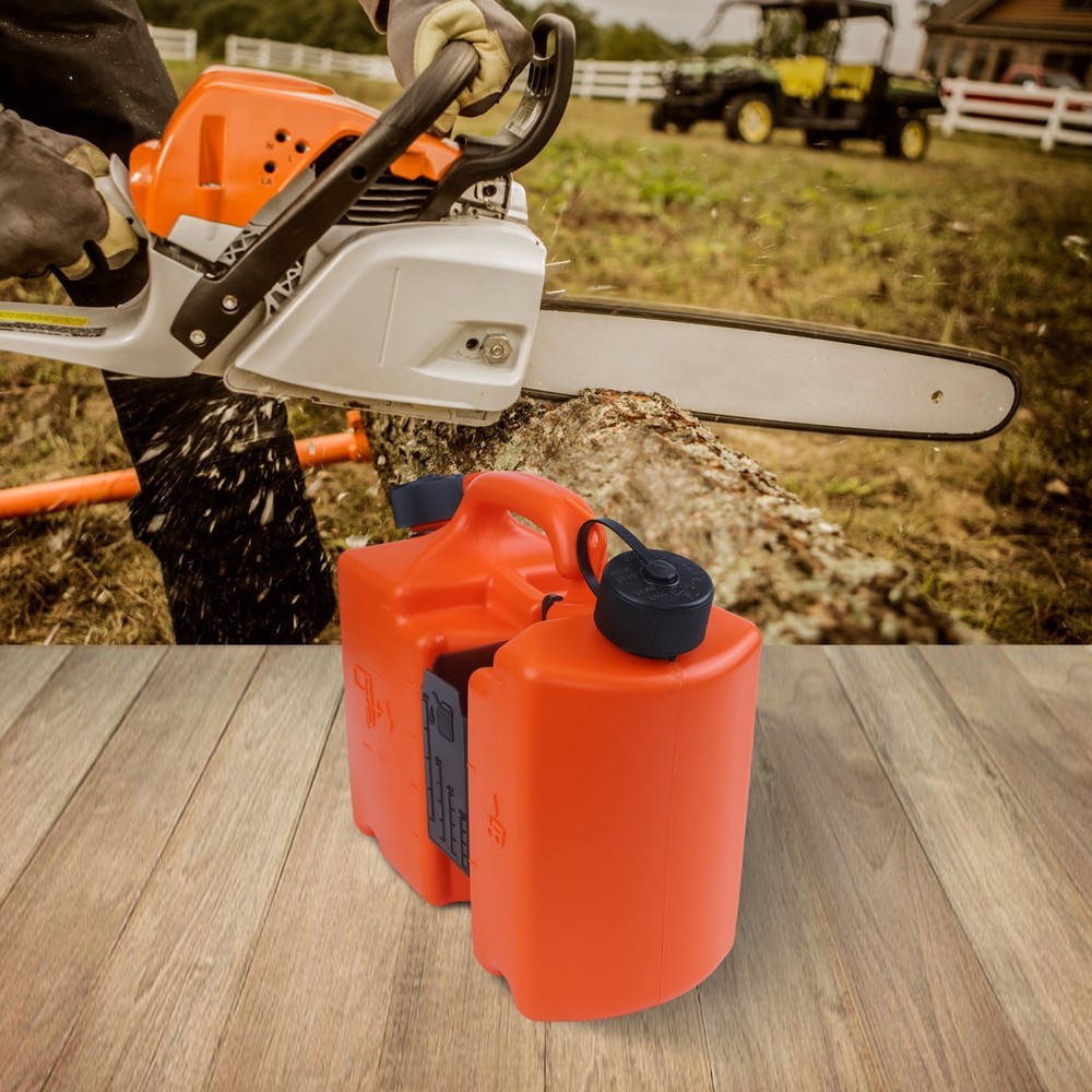 Practical 5L Oil Combi Can With Integrated Tool Carriers For Chainsaw Users