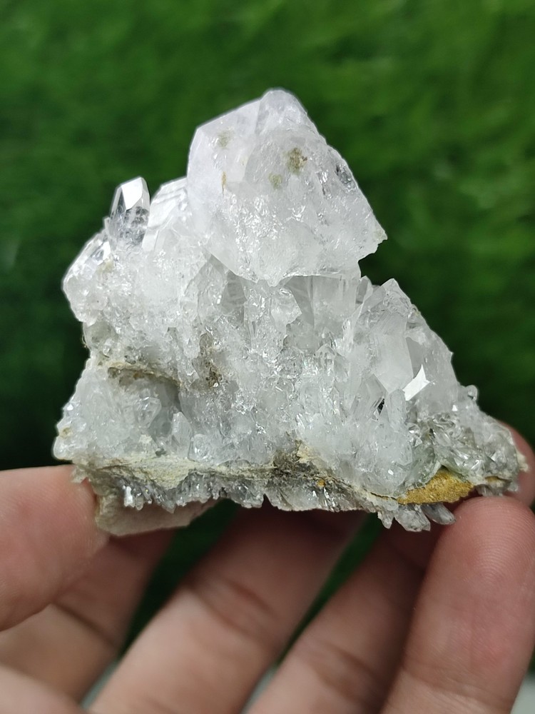 Chlorite Quartz Crystal With Beautiful Luster & Unique Growth-Pk