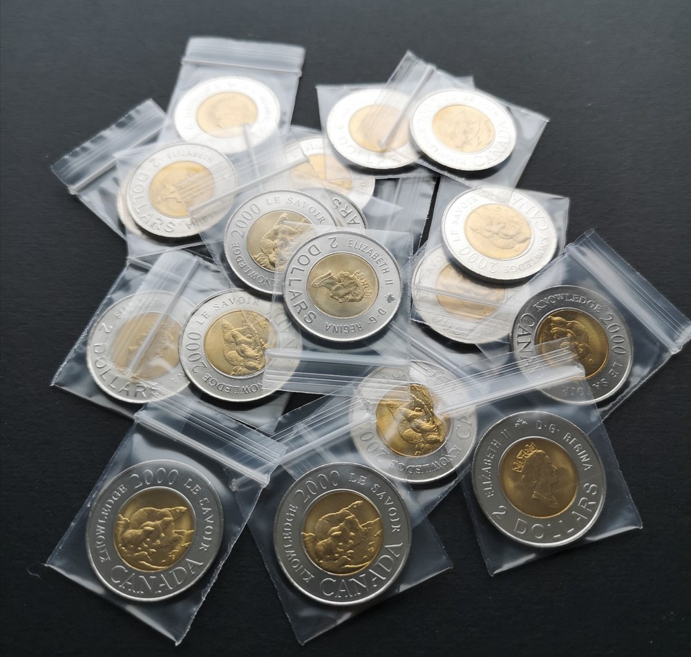 ***  CANADA  TOONIE  2000  ***  KNOWLEDGE  ***  FROM  MINT  ROLL  ***