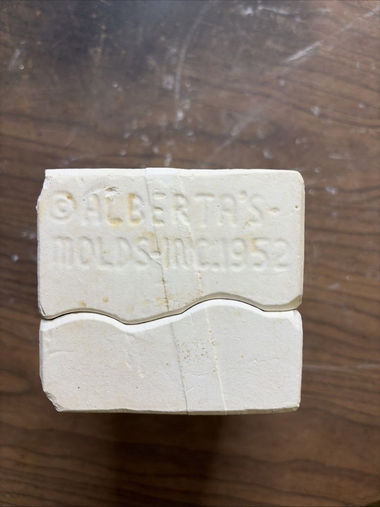 albertas vintage ceramic cat mold A-136