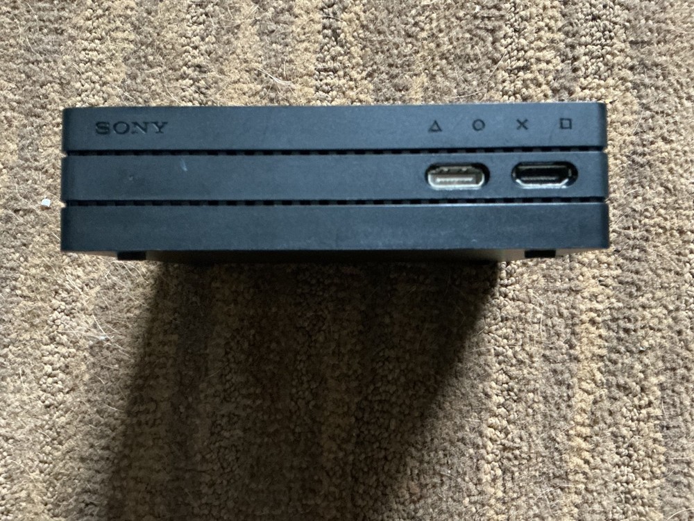 PLAYSTATION 4 PRO VR BUNDLE WITH GAMES