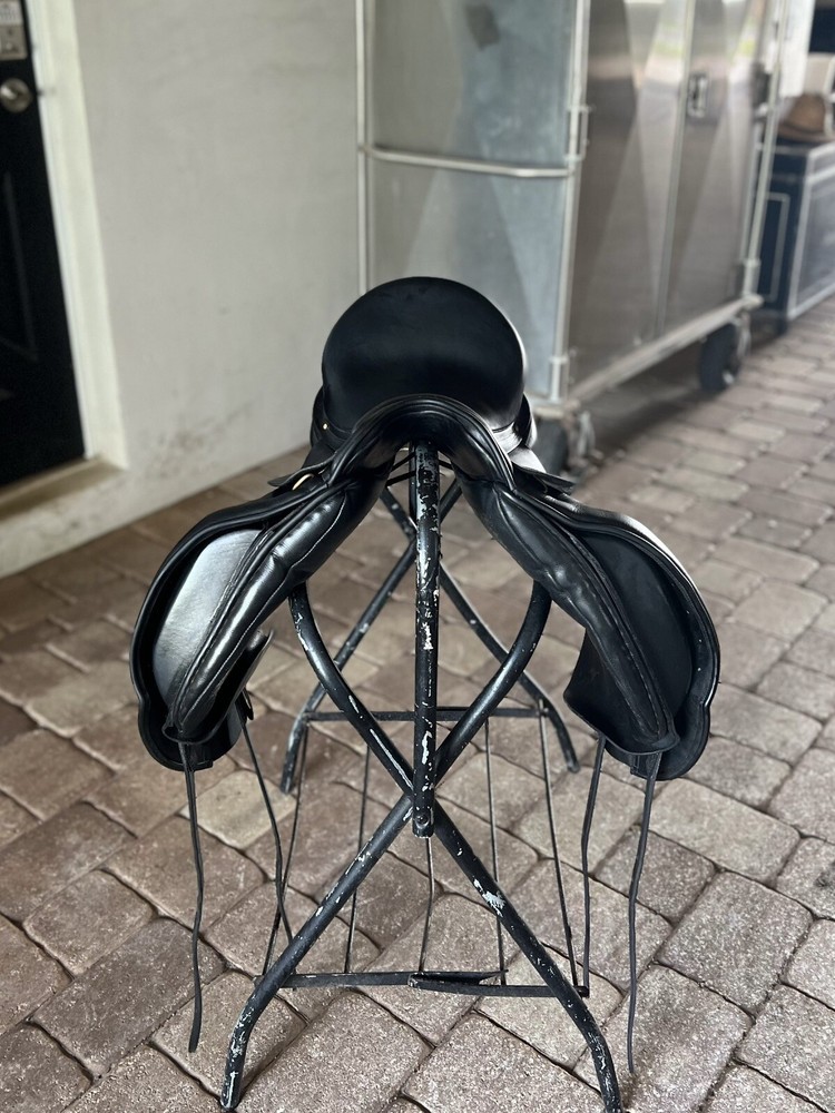 Albion Dressage Saddle