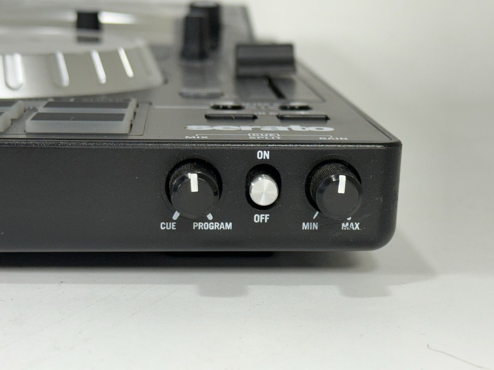 Numark NV 4-Channel Dual-Display Serato DJ Controller - Tested / Working