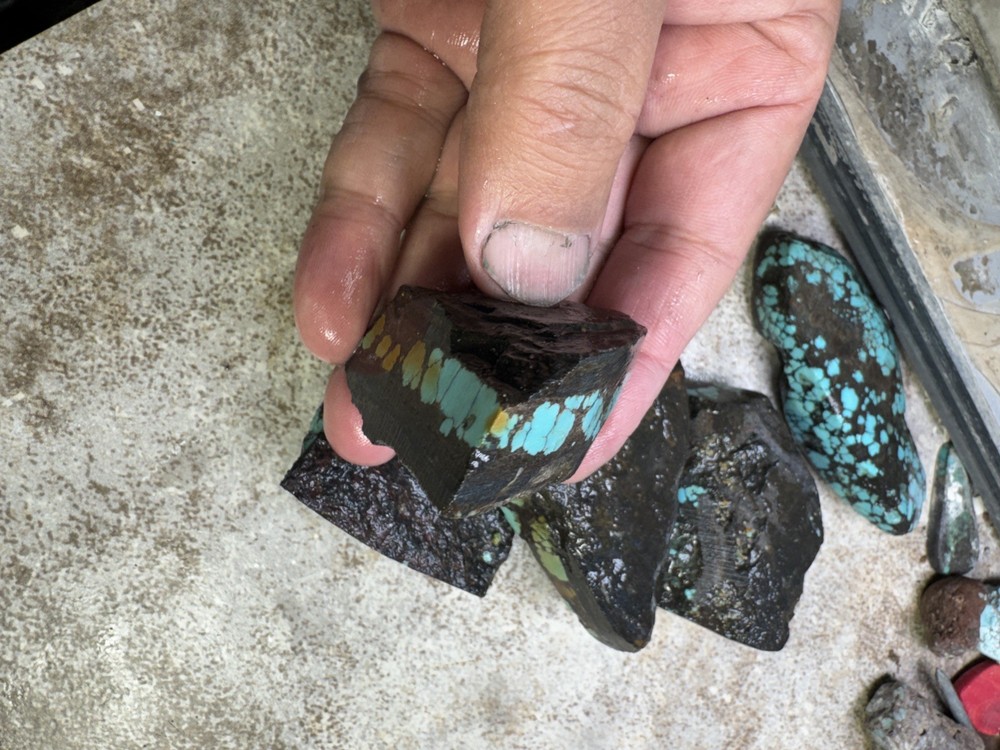 Stabilized hubei turquoise rough nice color and pattern