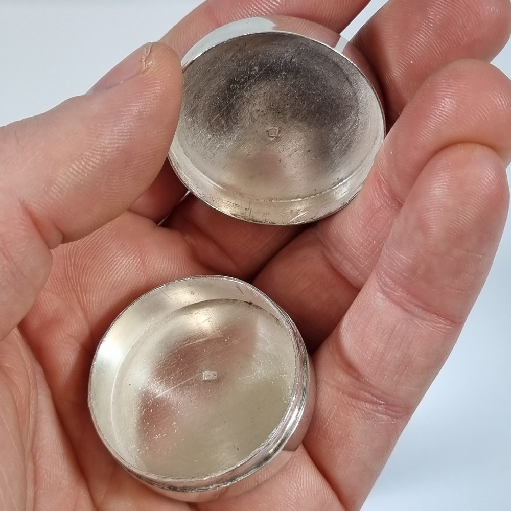Egyptian Solid Silver Pill Trinket Box Decorated With Pharoah 3.4cm Diameter