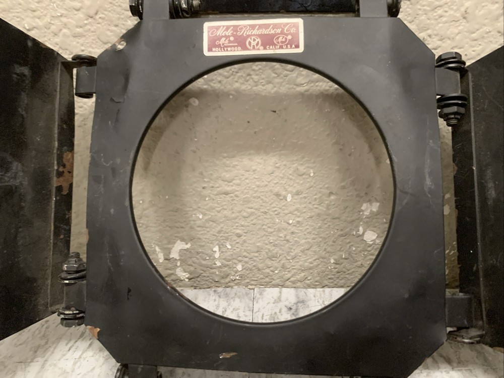 Mole Richardson Barn Doors Light Shield, Mini