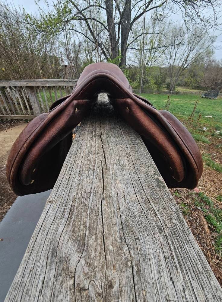 17.5 Collegiate Close Contact Saddle Medium Tree