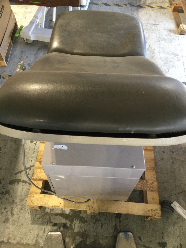 RITTER 304 EXAMINATION TABLE