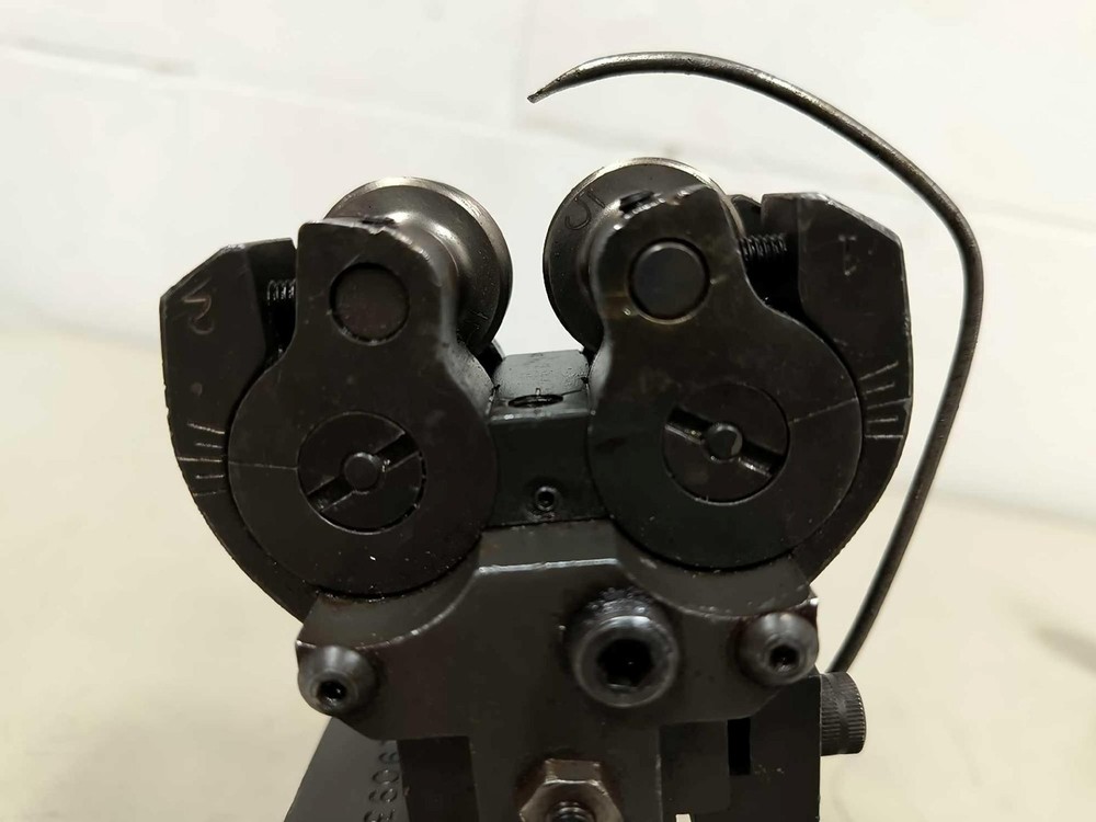 Reed B8 Thread Rolling Head Attachment with Assorted Thread Roll Dies B&S