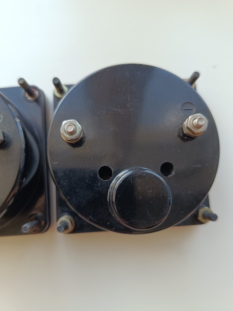 M42000 Voltmeter 0-50 Volt.2 pieces.Working.Good condition