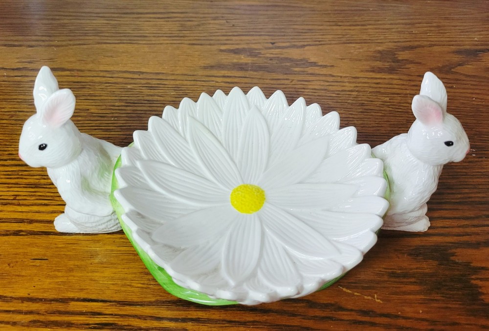 VTG Easter Hallgem Corp. Candy Dish Featuring Two Bunnies and Daisy