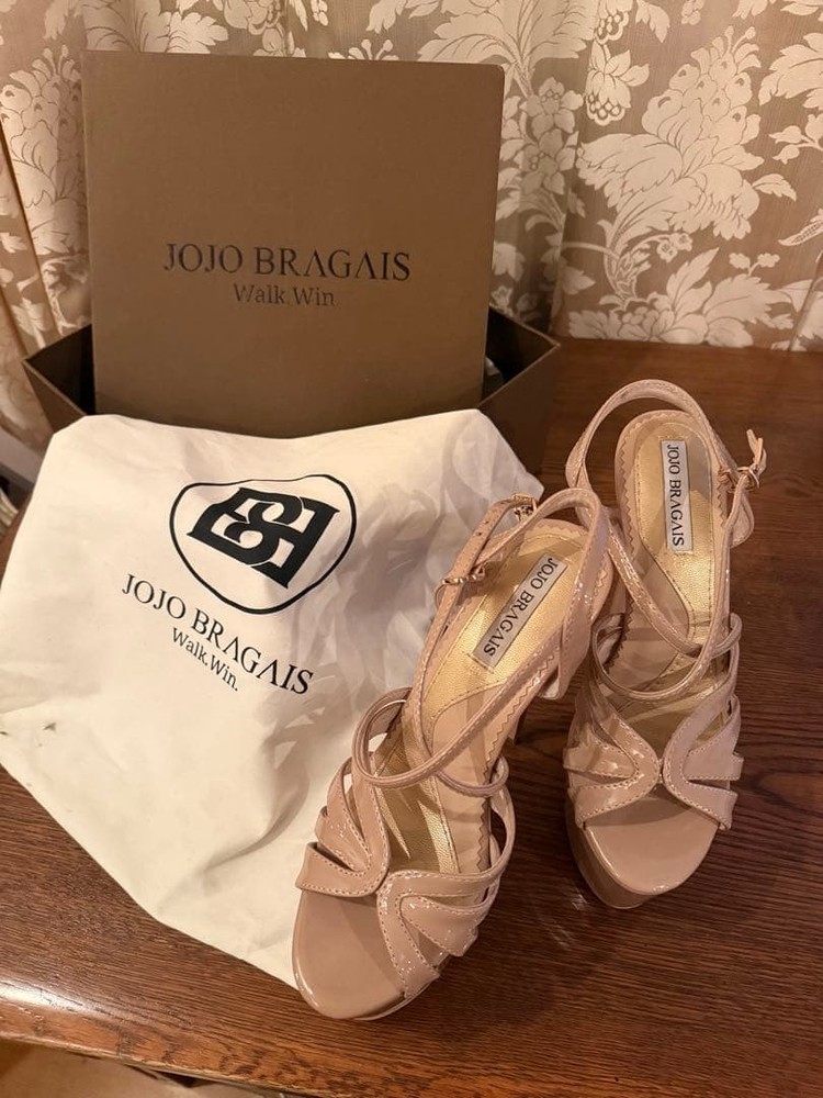 JOJO BRAGAIS Walk. Win. WORLD WiNNER's Essentials!