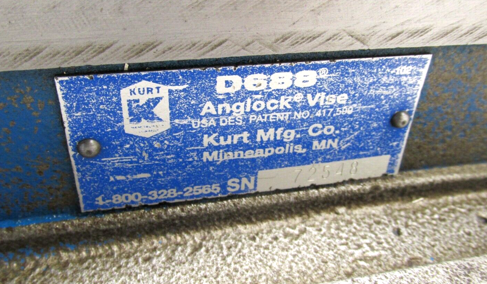 KURT ANGLOCK 6" MILLING MACHINE VISE w/ JAWS & HANDLE - #D688