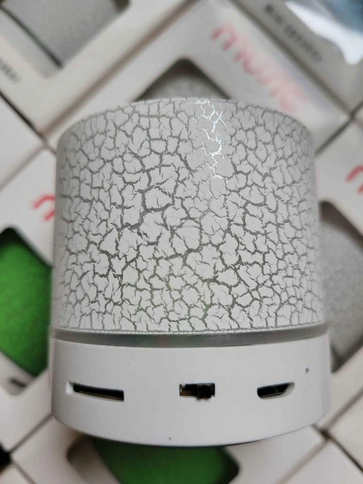 A9 Bluetooth Mini Wireless Loudspeaker Abstrack Design USB Charger Include