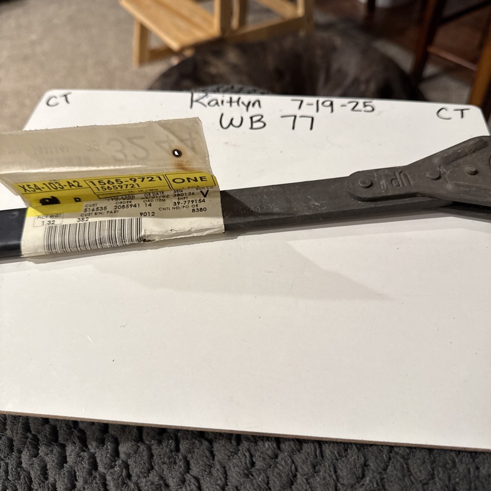 Genuine GM 15659721 Handle,Jack