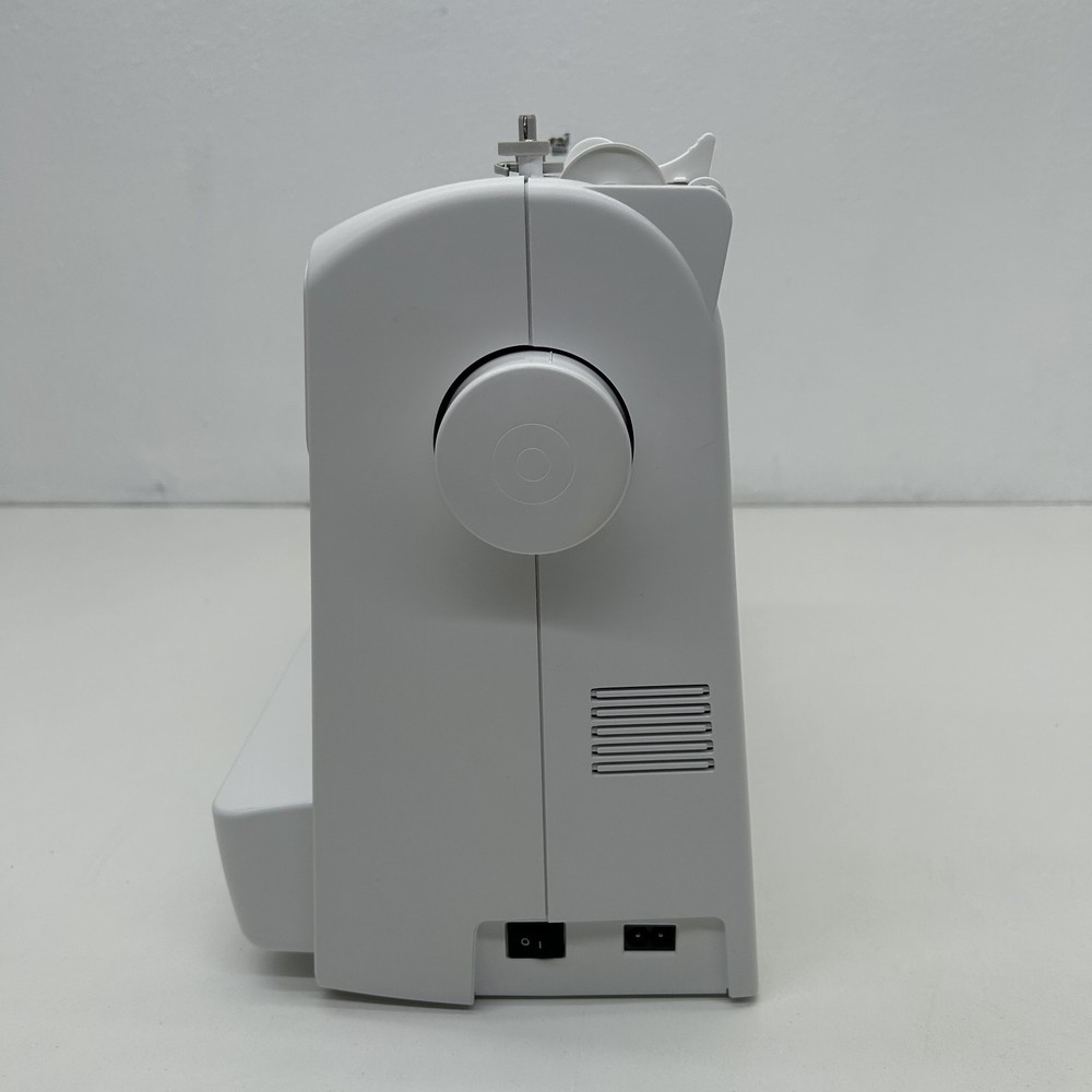 Brother XR3240 Computerized Sewing & Quilting Machine - PRE OWNED