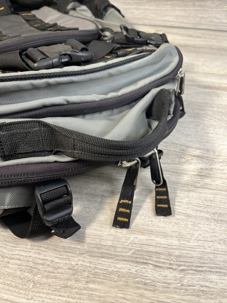 Ogio Recon Backpack Hiking Tek Spec Straps Pockets 2003 VGUC