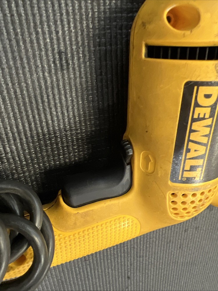 D21009 DEWALT DRILL