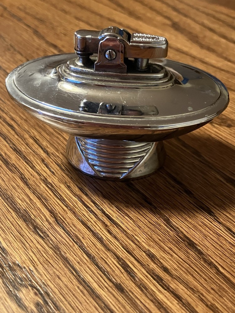 Vintage MCM Ronson Tempo table lighter.