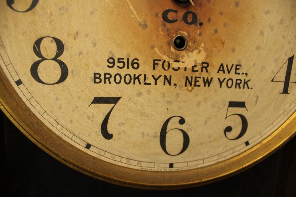 WATERBURY TWO STAR RADIATOR SOLDER Advertising Clock
