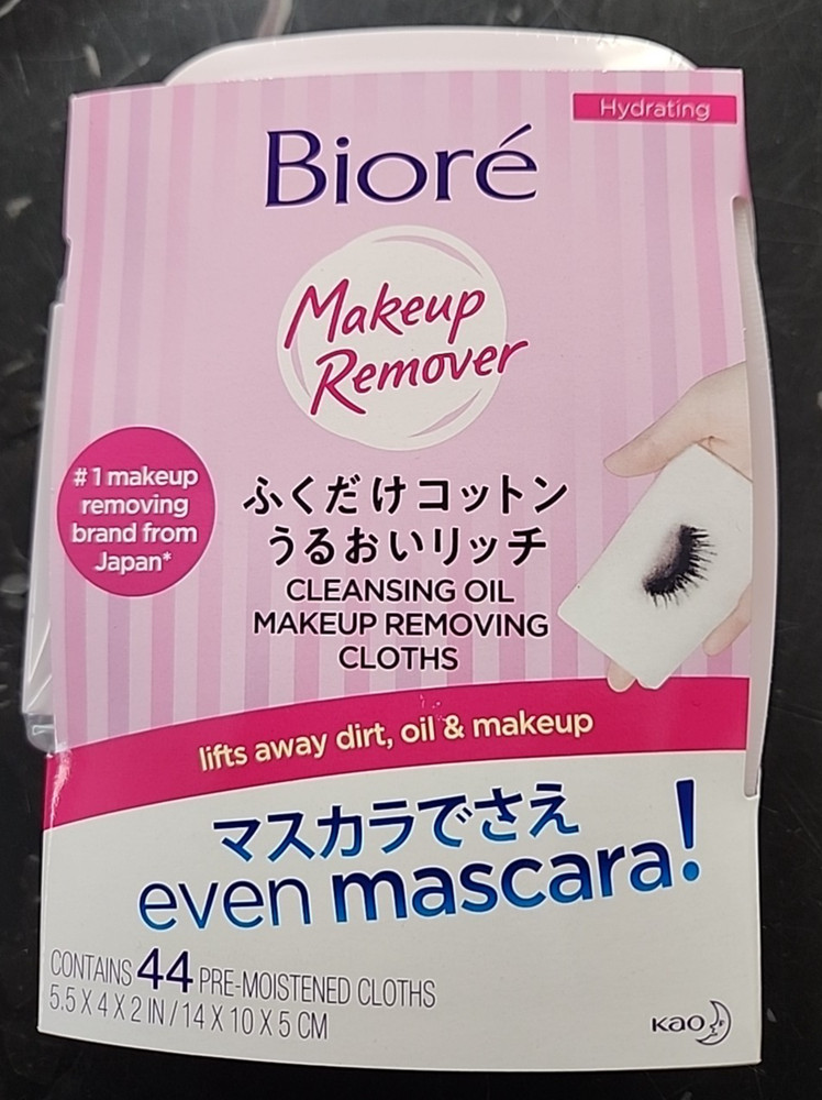 BIORE’ MAKEUP REMOVING CLOTHS ~ 44 count Pack