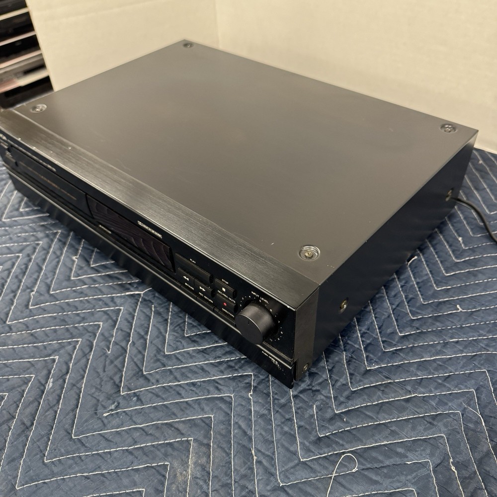 DENON DRR-780 2-HEAD - 2 MOTOR HORIZONTAL LOADING AUTO REVERSE CASSETTE DECK