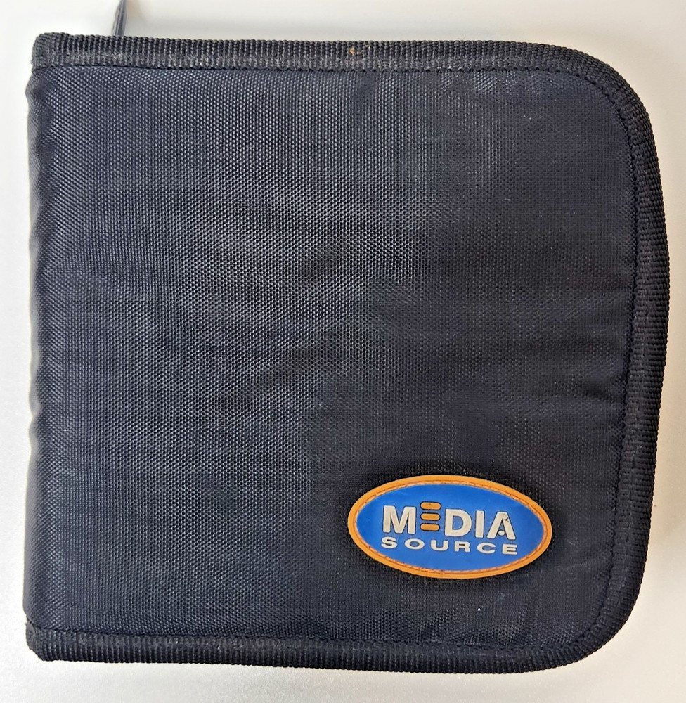 Media Source 24 CD/DVD/Blu-ray Disc Storage Wallet Case**Pre-Owned**