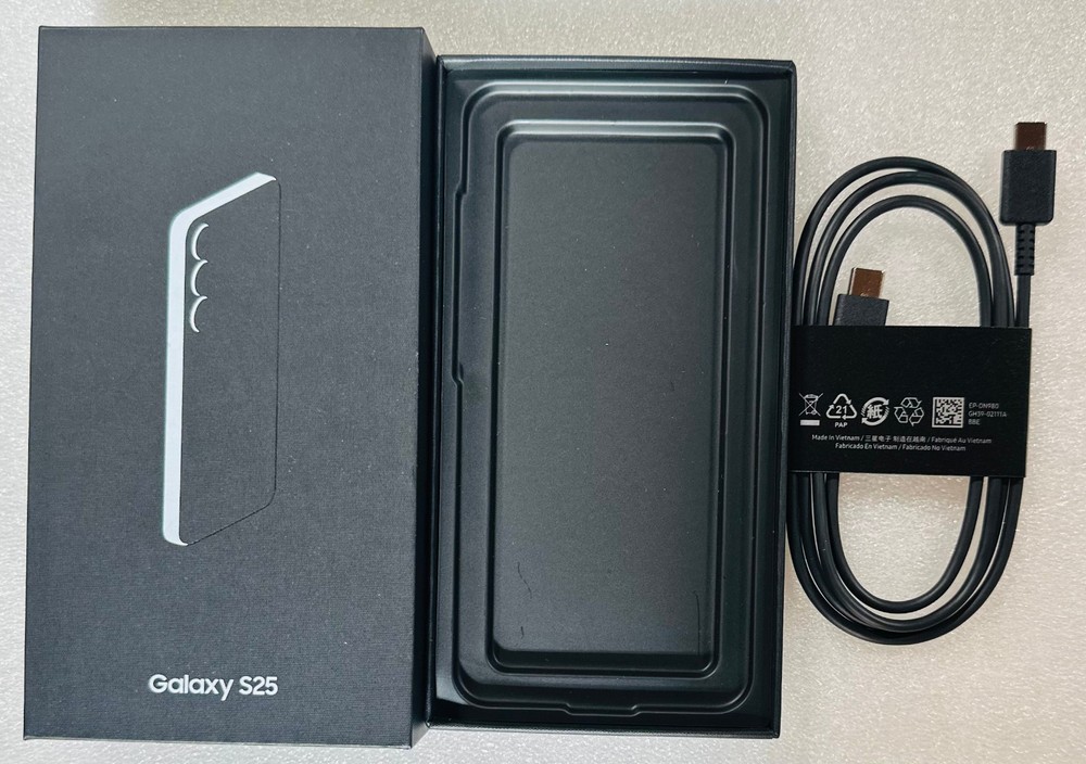 Samsung Galaxy S25 Empty Retail Box – Original Genuine Packaging + Cable