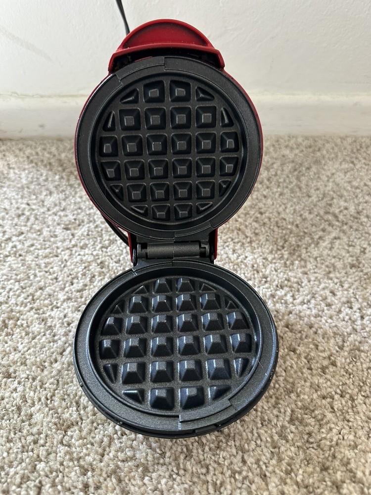DASH MINI WAFFLE MAKER - RED,4 Inch,DMW001RD