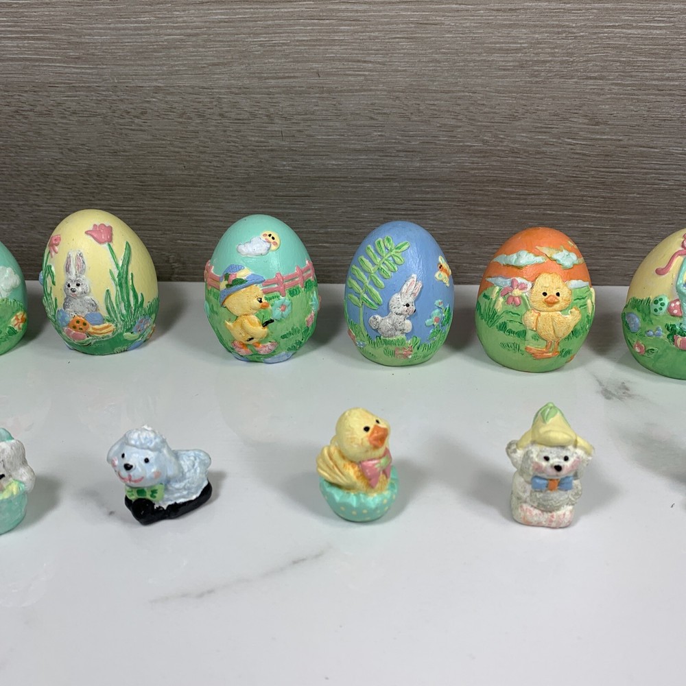 Vtg 1990 CHALKWARE DECORATED EASTER EGG and SMALL FIGURINES AU Painted Decor