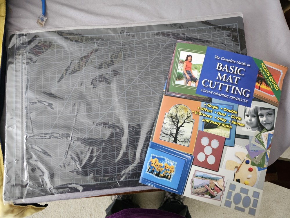 Blick Cutting Mat-Gray/Black, 18" x 12” Self-healing And Basic Mat Cutting Book