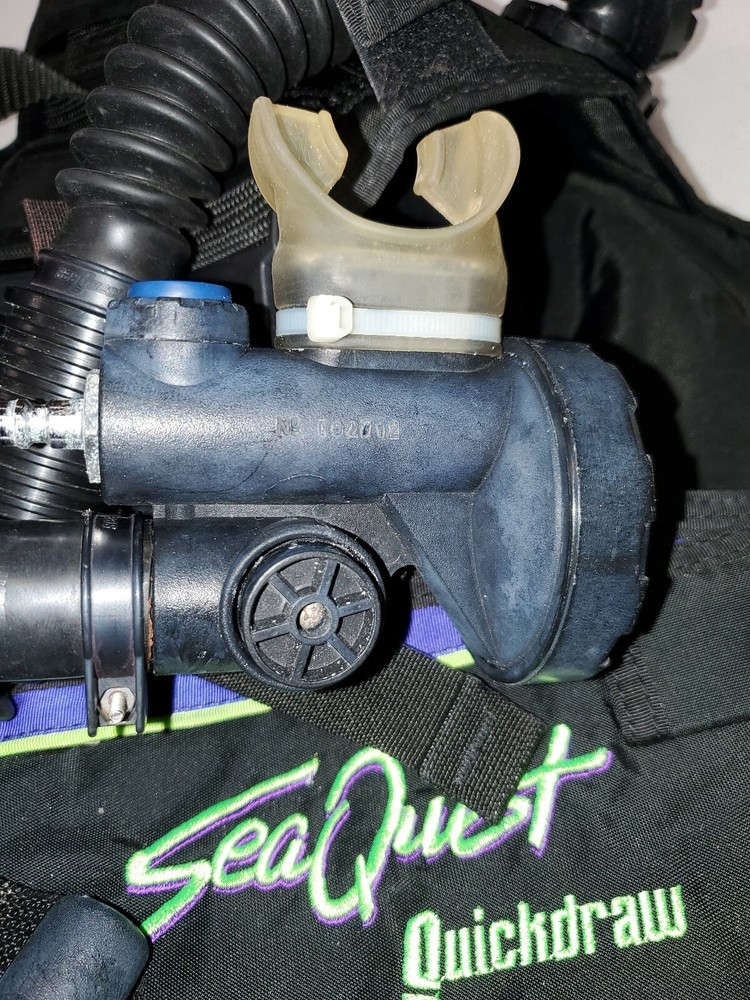 Small SeaQuest quick draw vest with Intergrated Weight System.