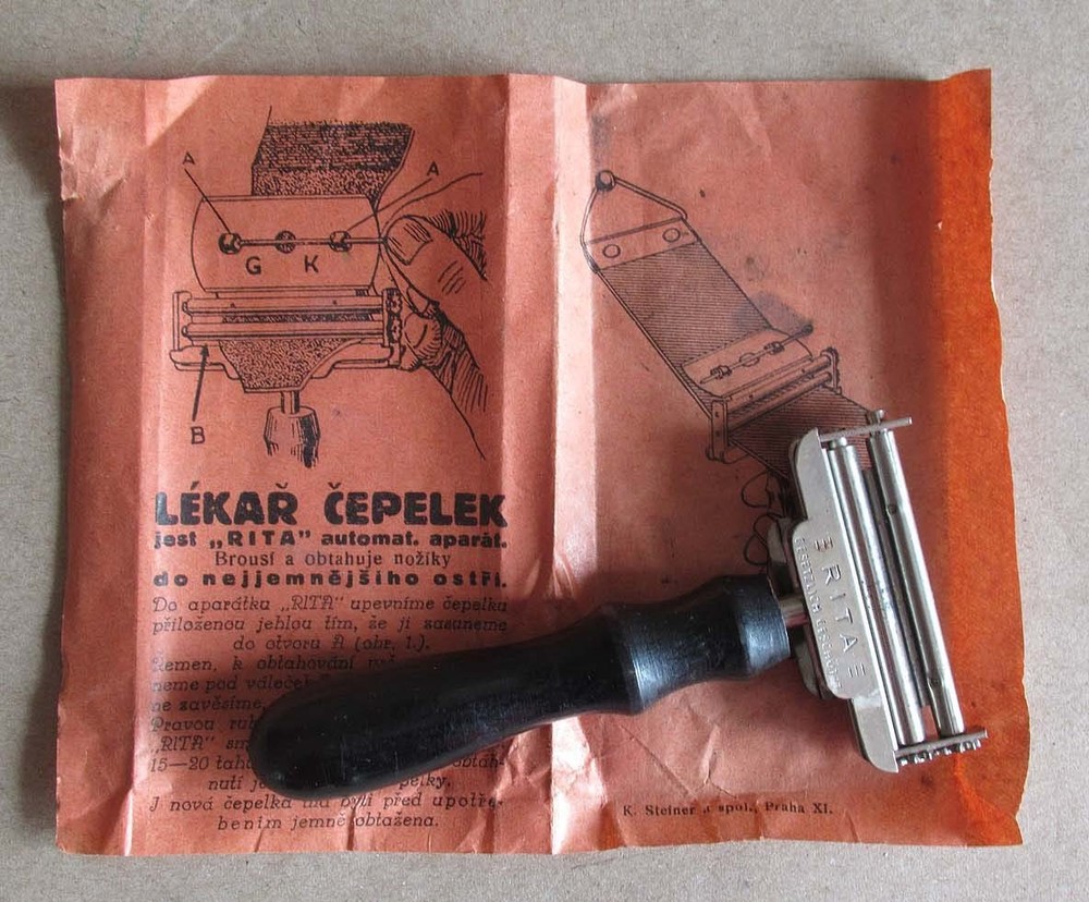 ANTIQUE GERMAN RAZOR BLADE SHARPENER STROPPER RITA