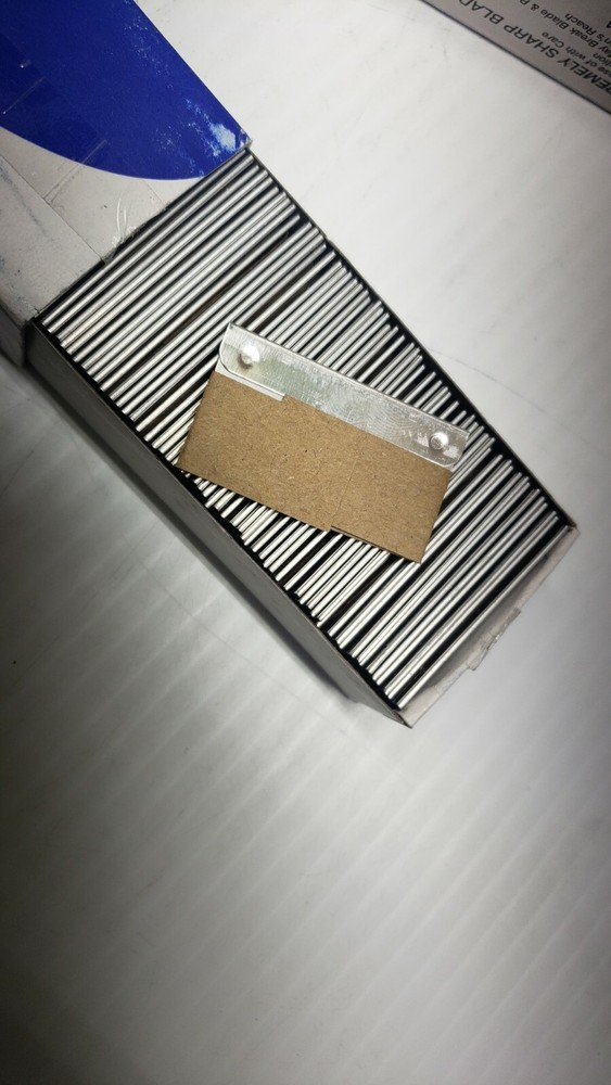 2 Packs Of 100 #9 Single Edge Blades