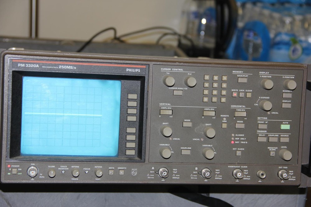 PHILIPS PM 3320A Oscilloscope