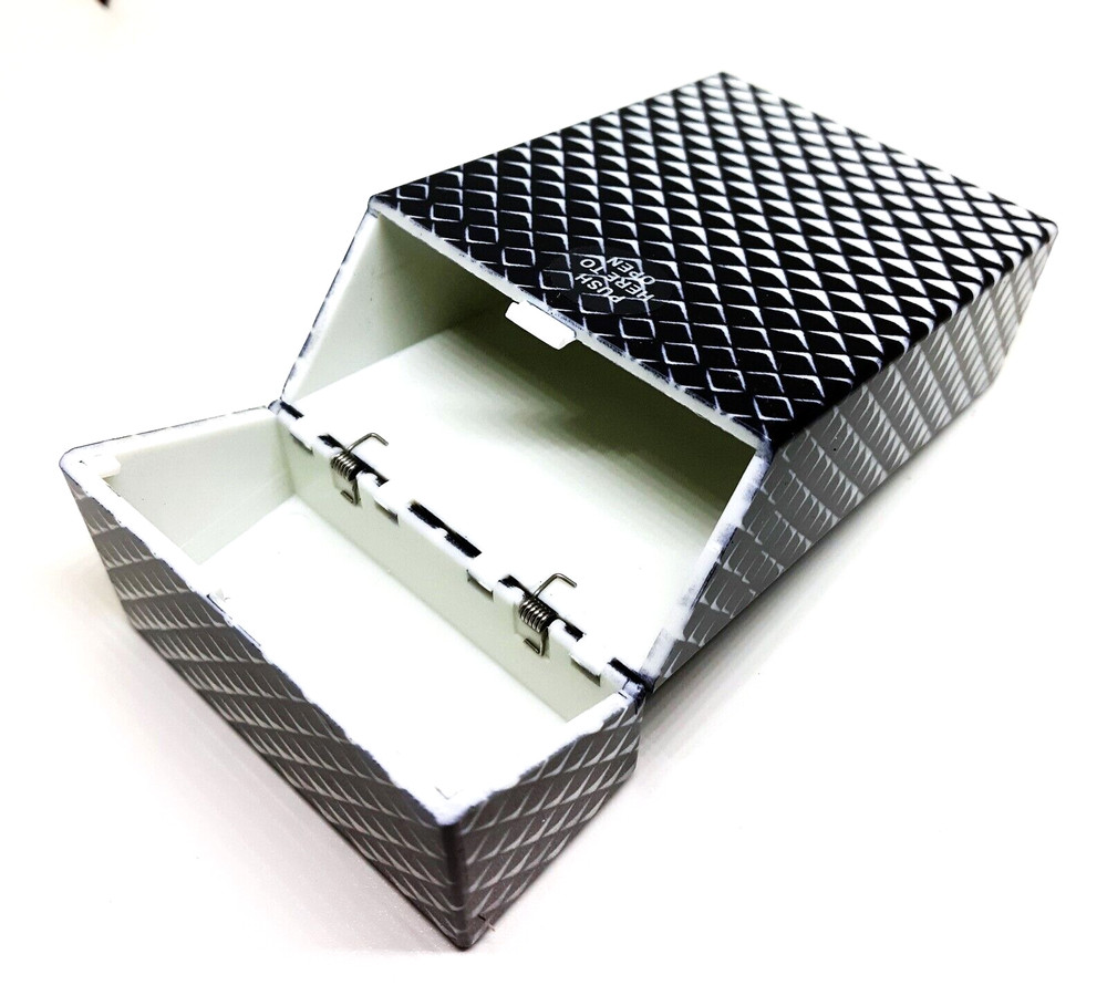 RYO Black & White Style #4 100s Size Auto Open Button Cigarette Case