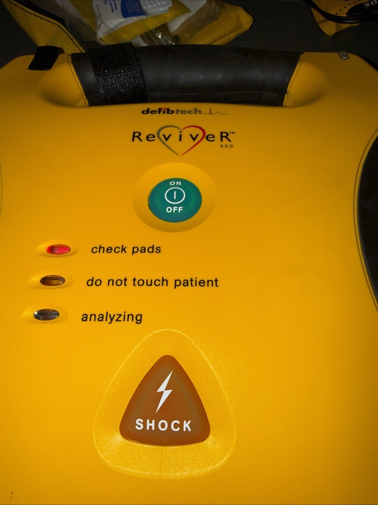 Cintas Defibtech Lifeline Reviver AED with Pad & Accessories